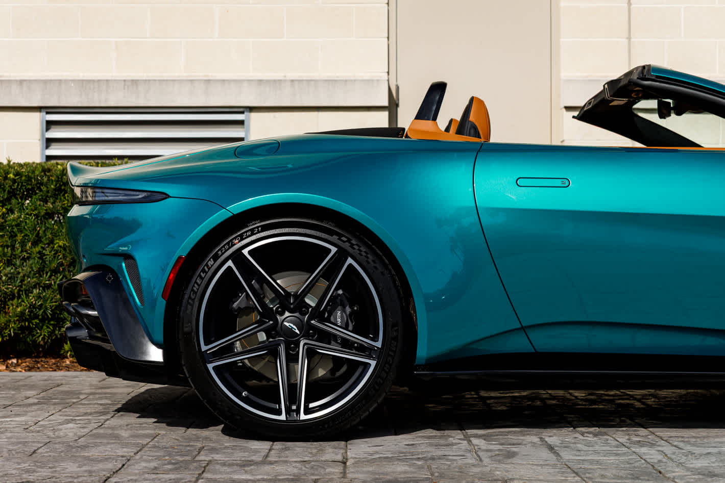 2026 Aston Martin Vantage Base