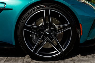 2026 Aston Martin Vantage Base