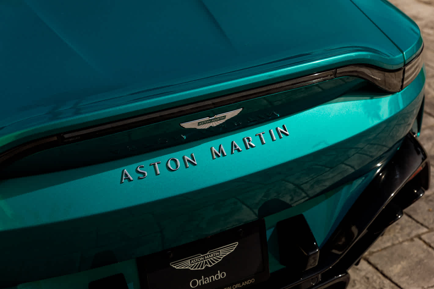 2026 Aston Martin Vantage Base