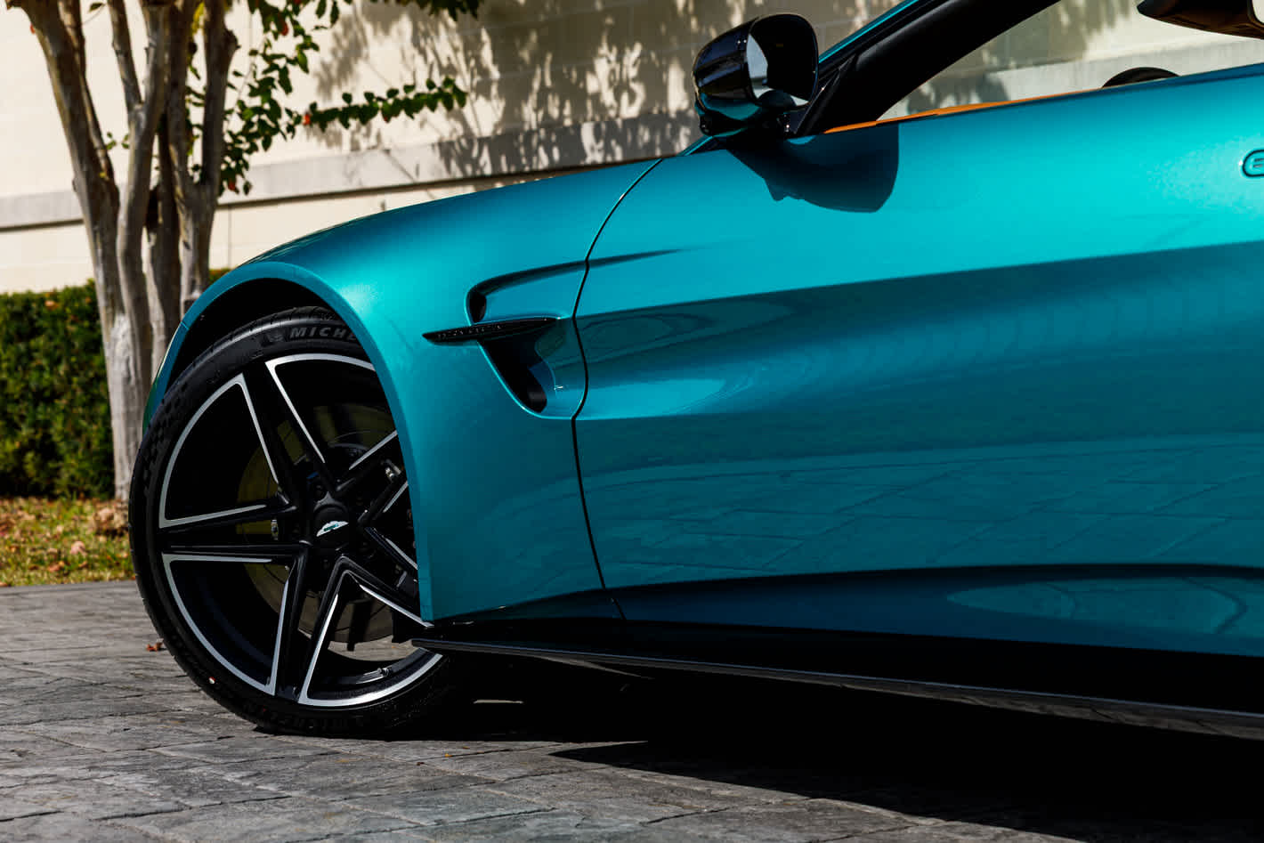 2026 Aston Martin Vantage Base