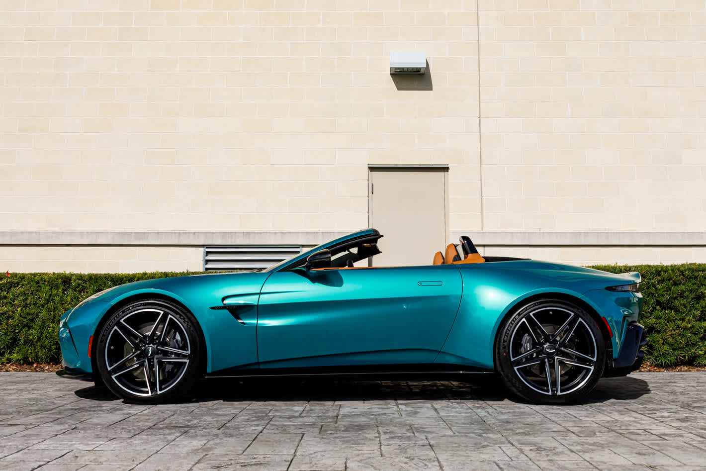 2026 Aston Martin Vantage Base