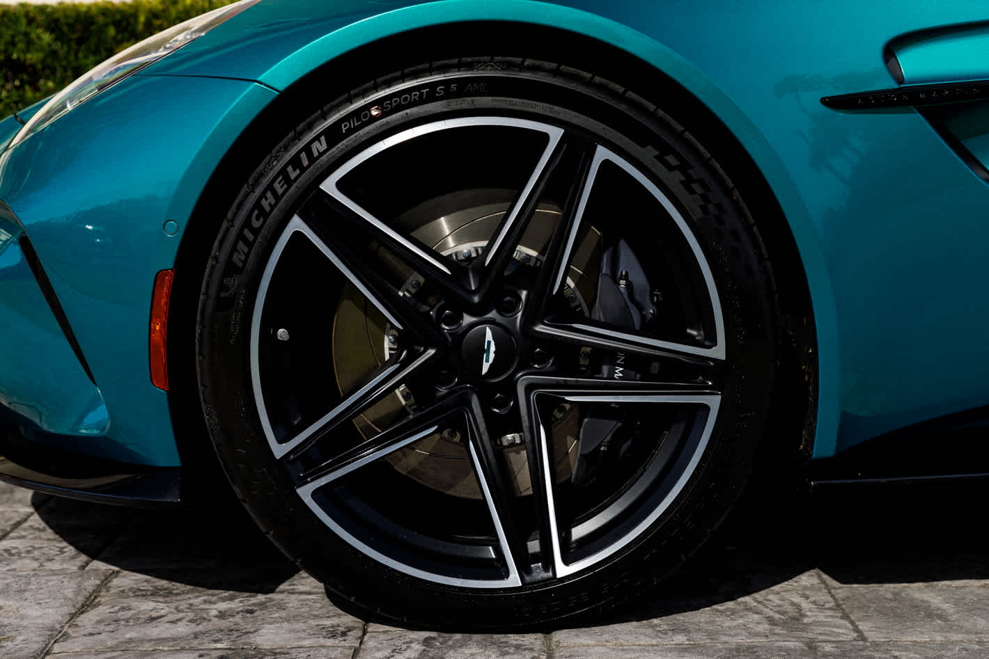 2026 Aston Martin Vantage Base