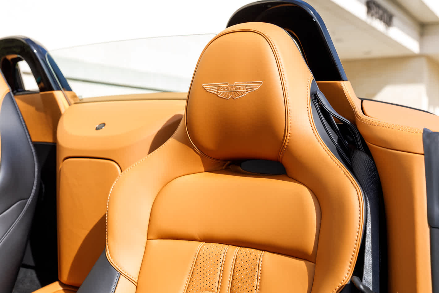 2026 Aston Martin Vantage Base