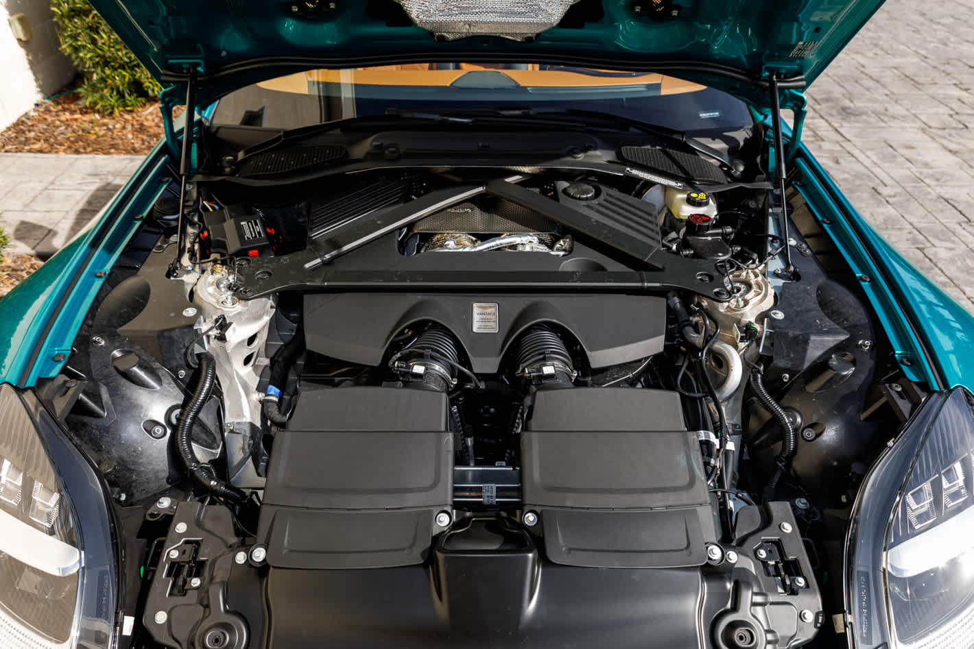 2026 Aston Martin Vantage Base