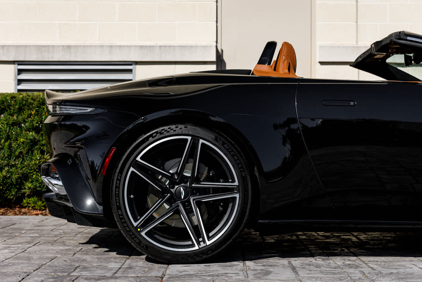 2026 Aston Martin Vantage Base