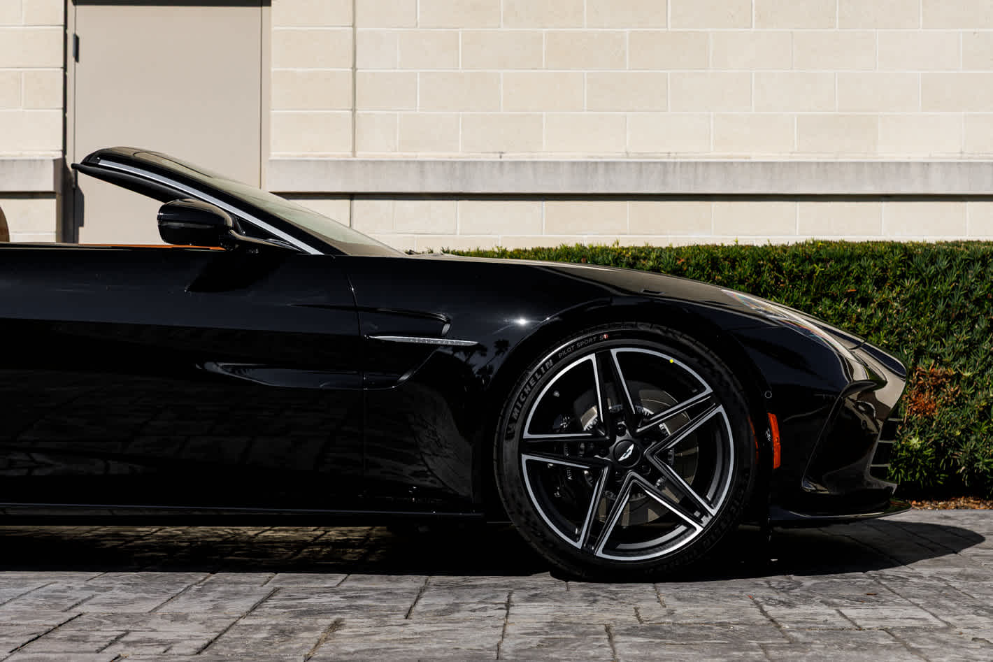 2026 Aston Martin Vantage Base