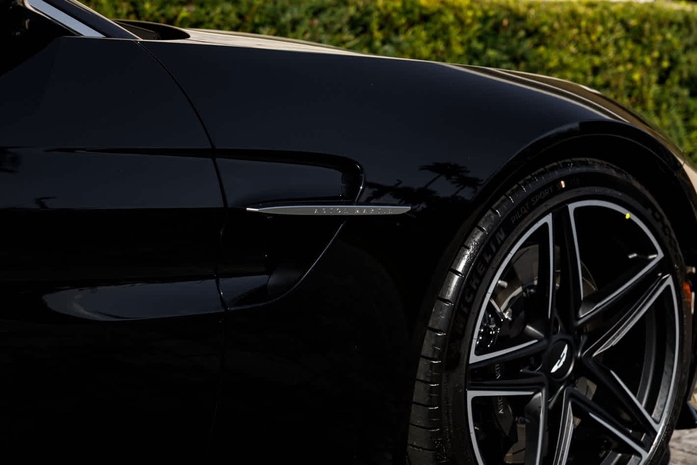 2026 Aston Martin Vantage Base