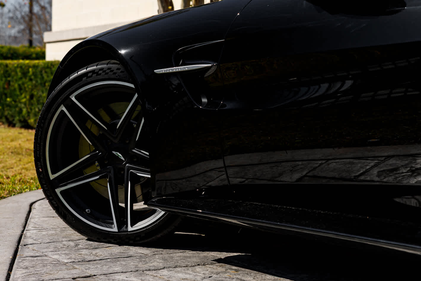 2026 Aston Martin Vantage Base