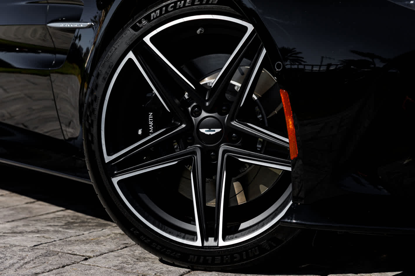 2026 Aston Martin Vantage Base