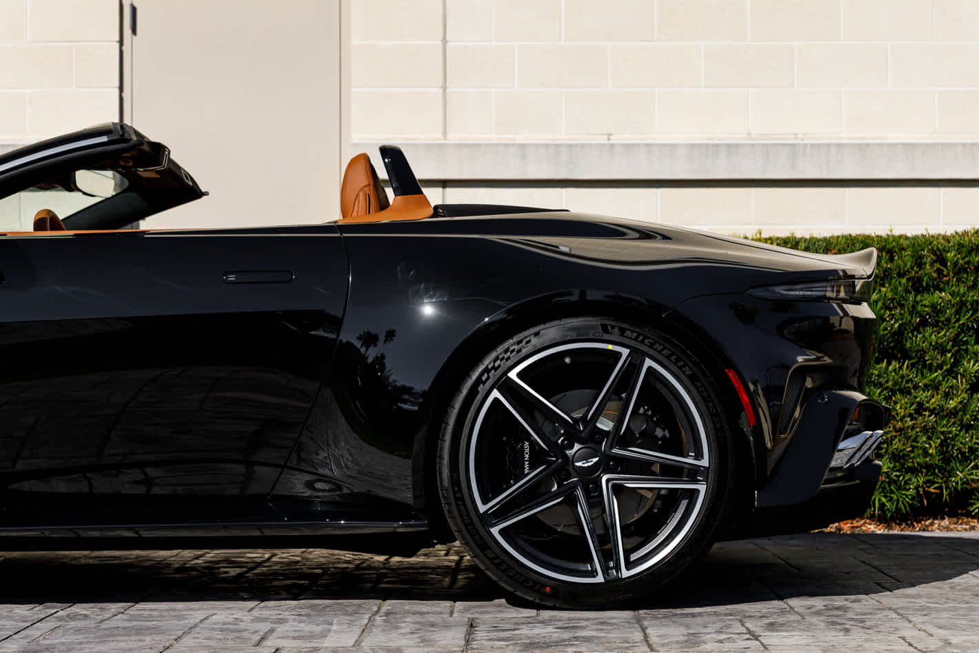 2026 Aston Martin Vantage Base