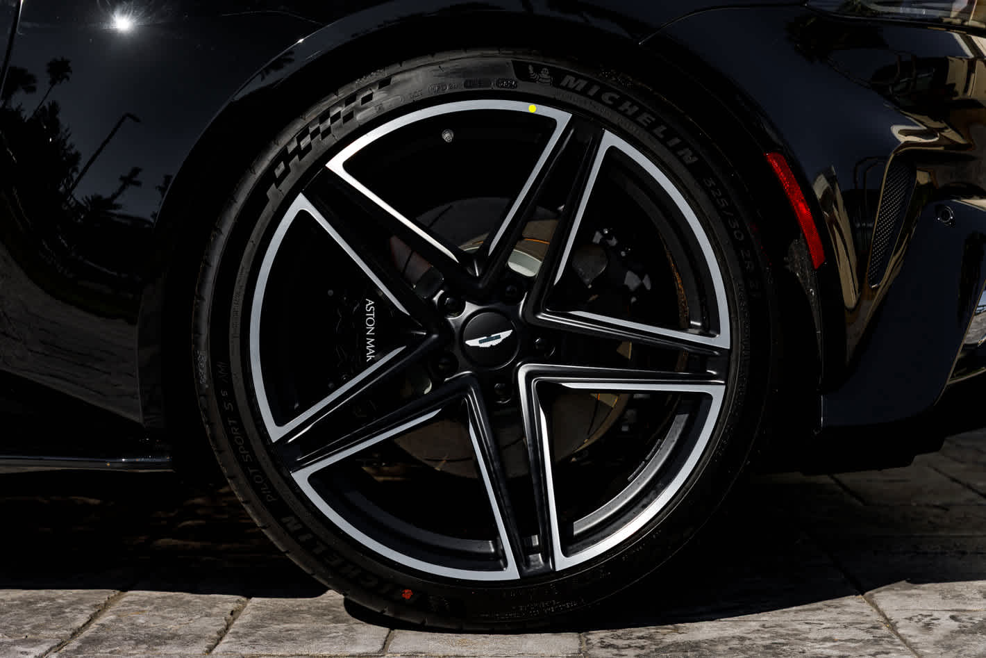 2026 Aston Martin Vantage Base