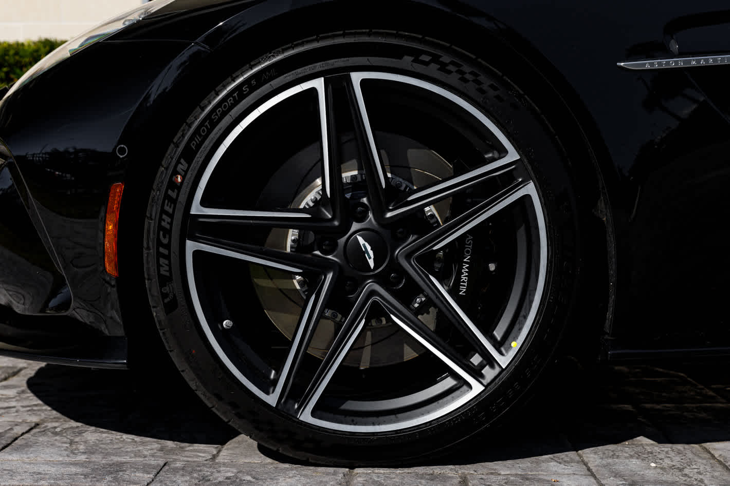 2026 Aston Martin Vantage Base