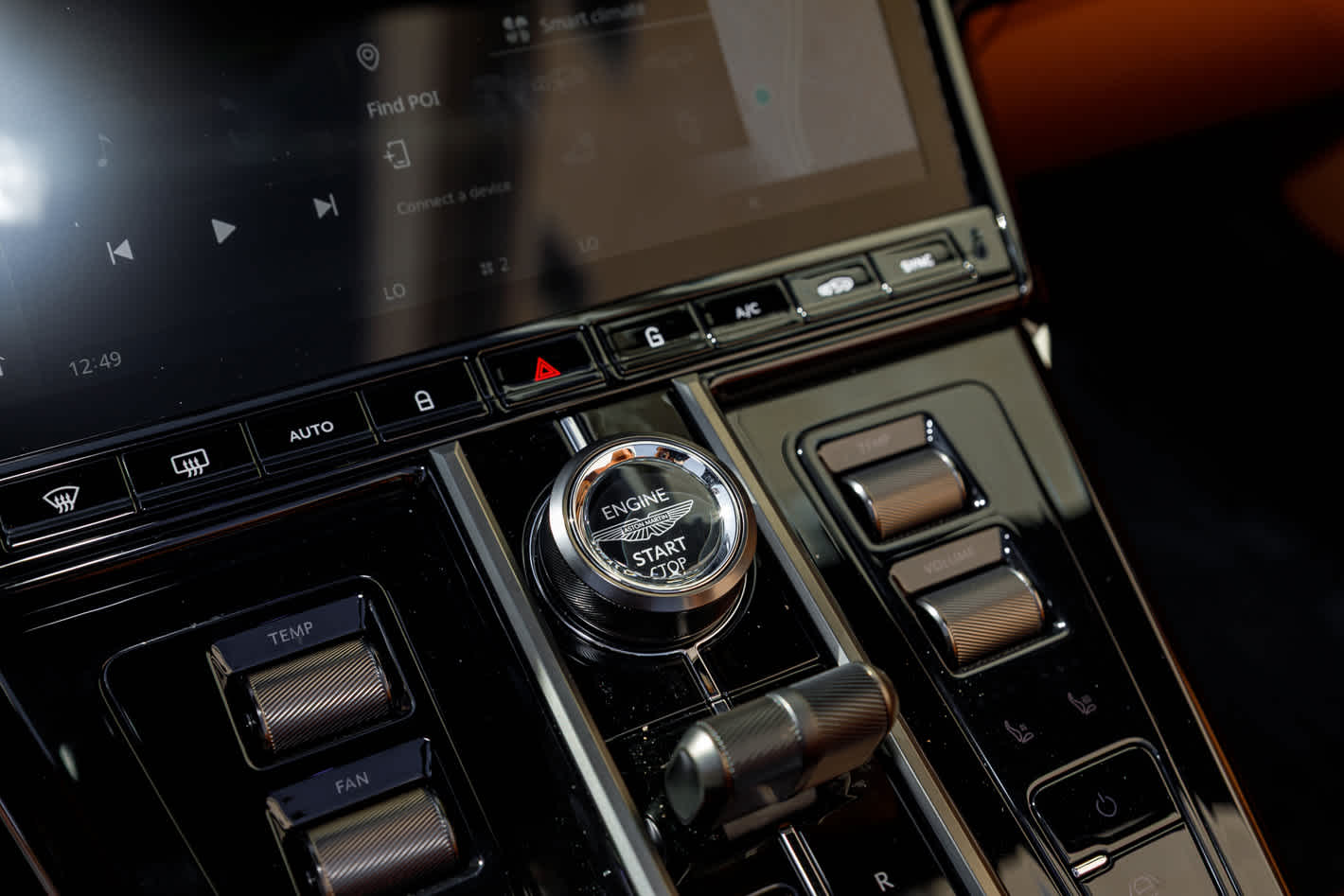 2026 Aston Martin Vantage Base