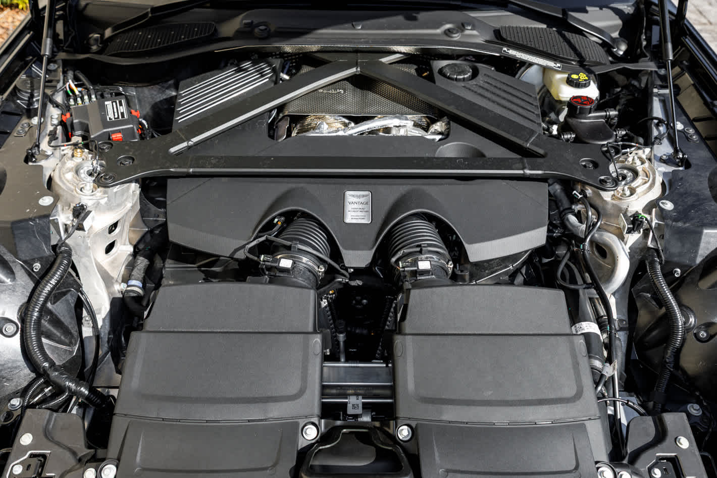 2026 Aston Martin Vantage Base