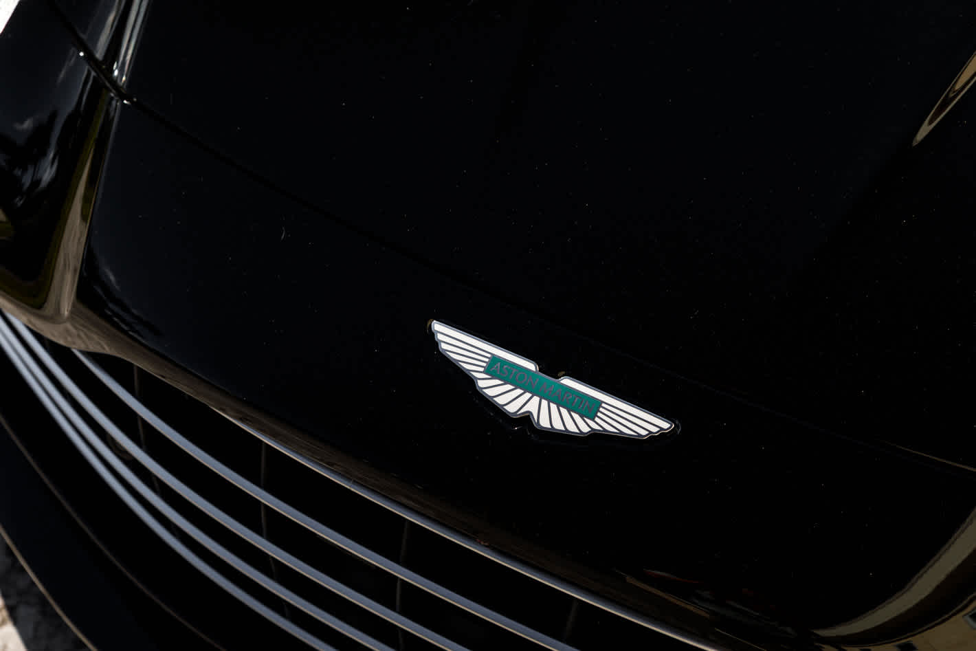 2026 Aston Martin Vantage Base