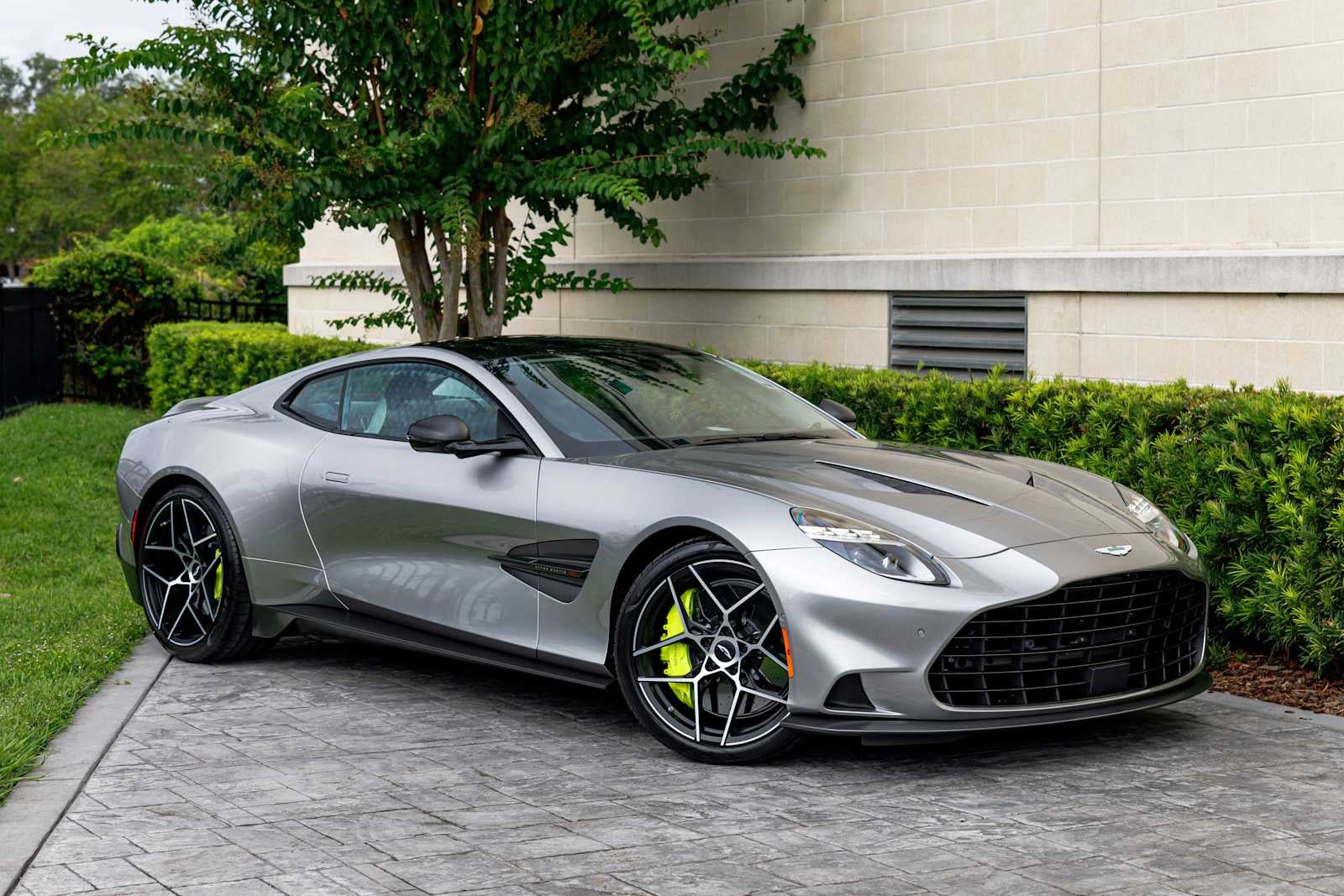 2025 Aston Martin Vanquish Base