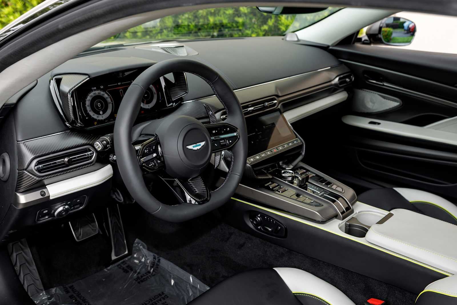 2025 Aston Martin Vanquish Base