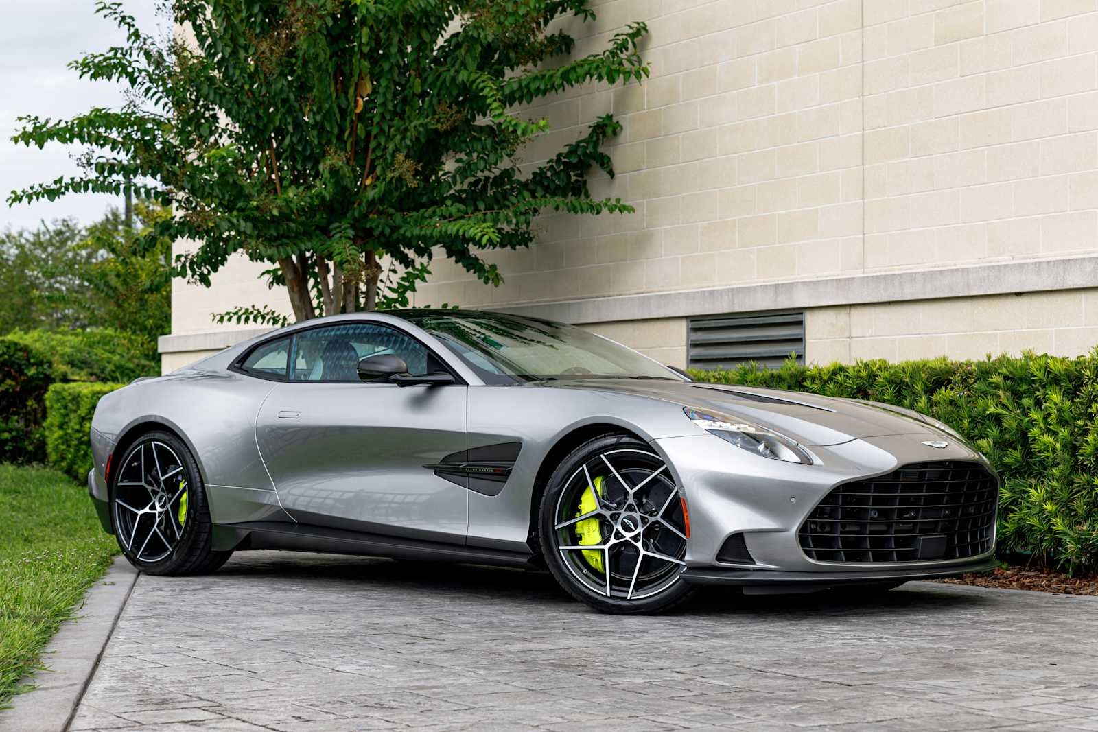 2025 Aston Martin Vanquish Base