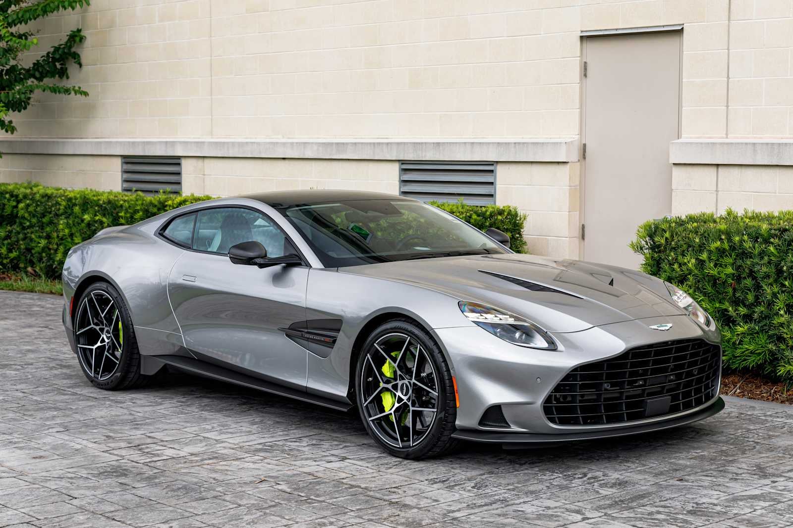 2025 Aston Martin Vanquish Base