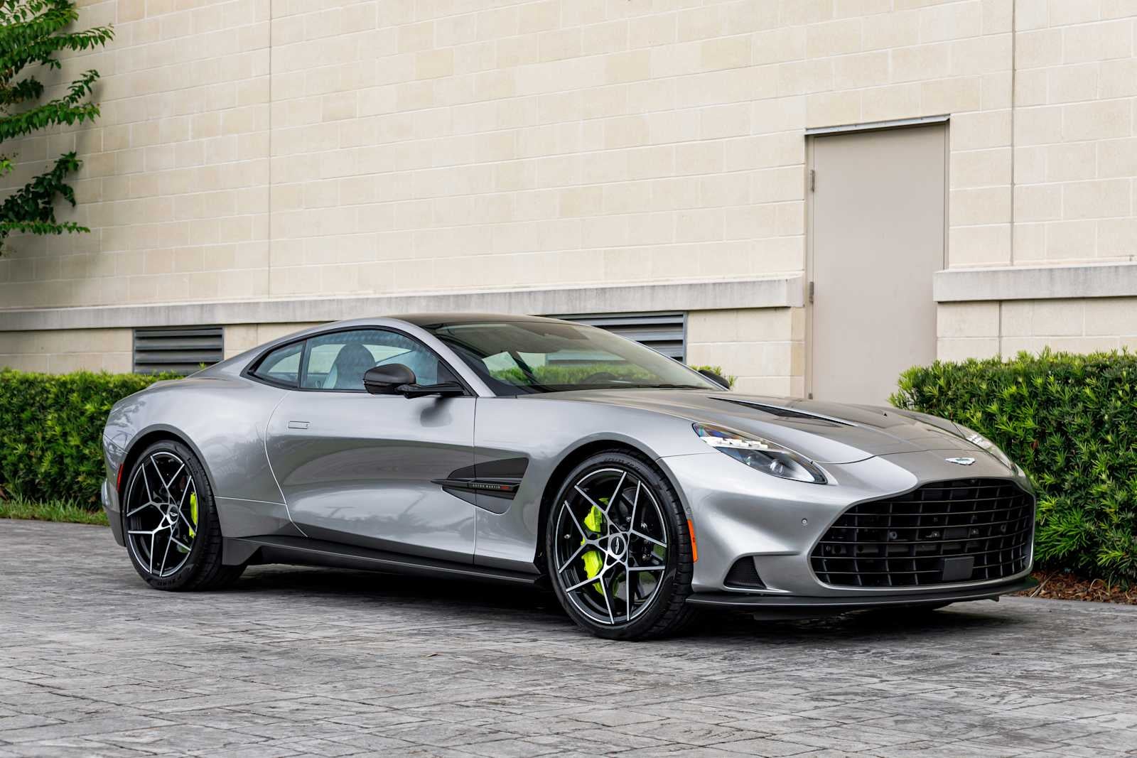 2025 Aston Martin Vanquish Base
