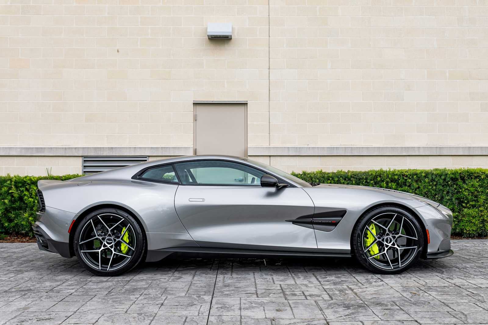 2025 Aston Martin Vanquish Base