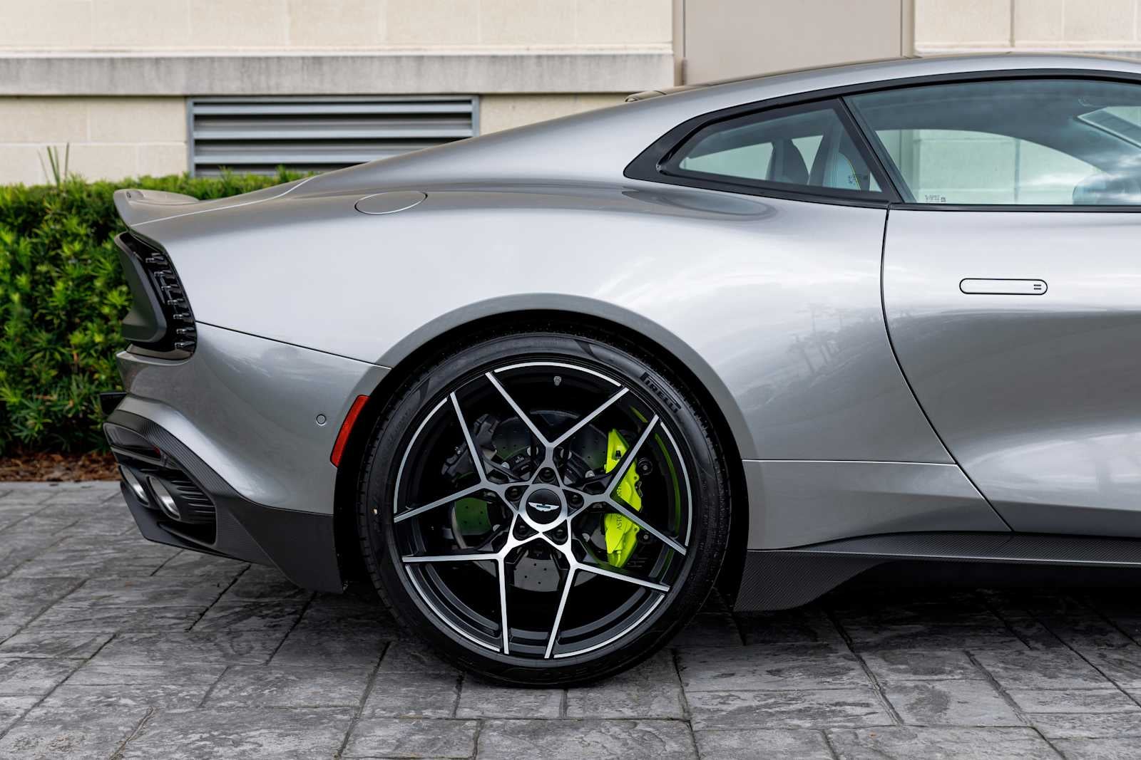 2025 Aston Martin Vanquish Base