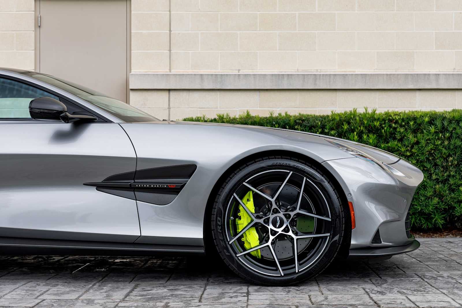 2025 Aston Martin Vanquish Base