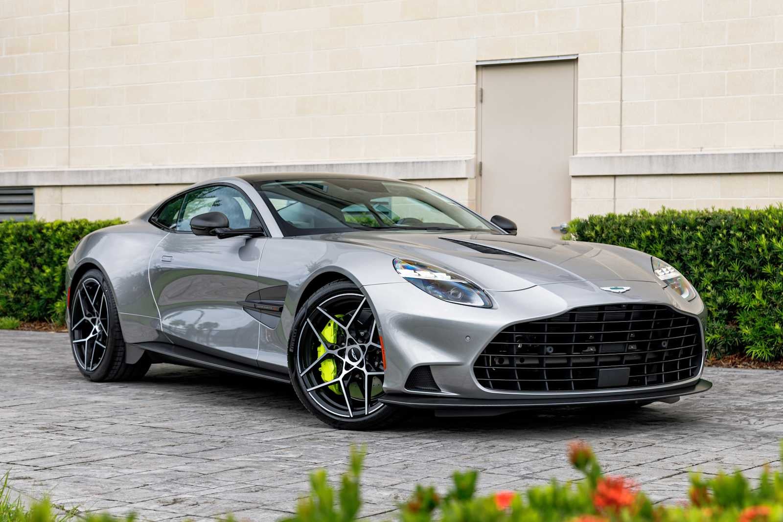2025 Aston Martin Vanquish Base