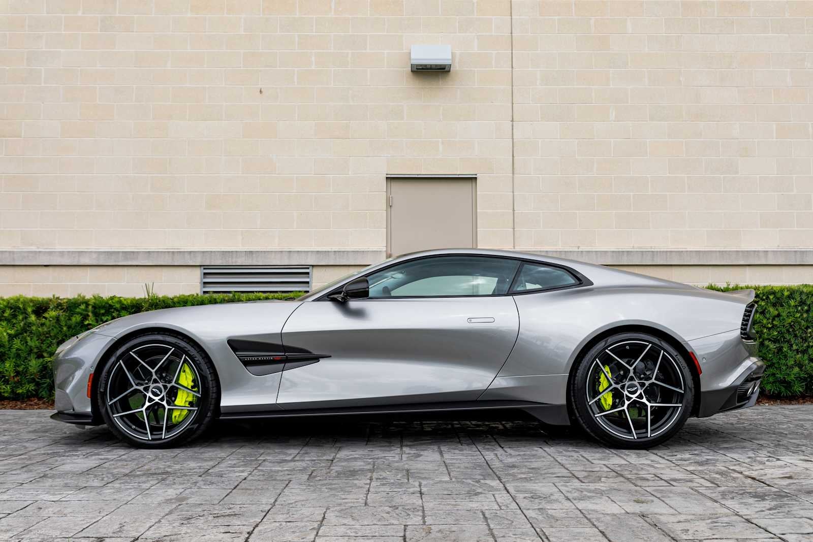 2025 Aston Martin Vanquish Base