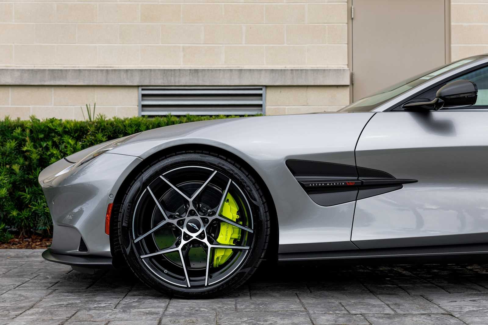 2025 Aston Martin Vanquish Base