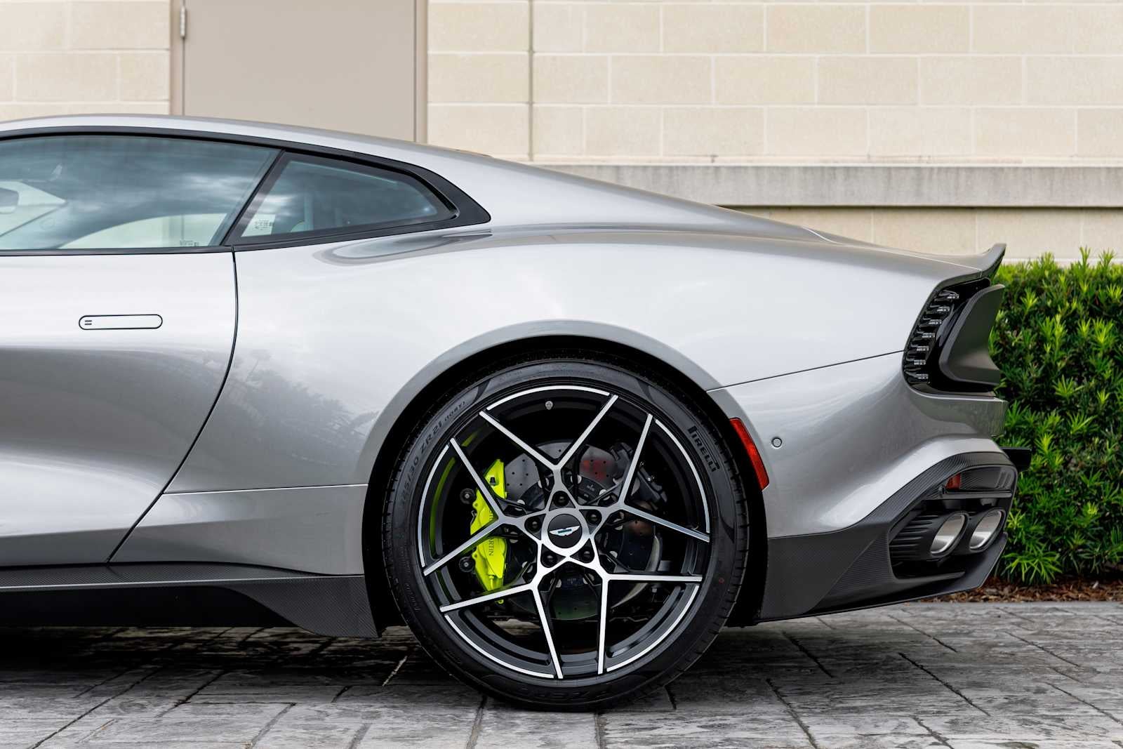 2025 Aston Martin Vanquish Base