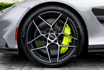 2025 Aston Martin Vanquish Base