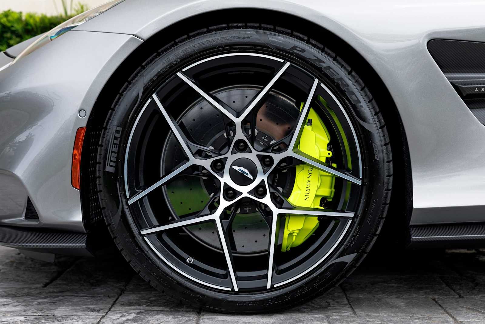 2025 Aston Martin Vanquish Base