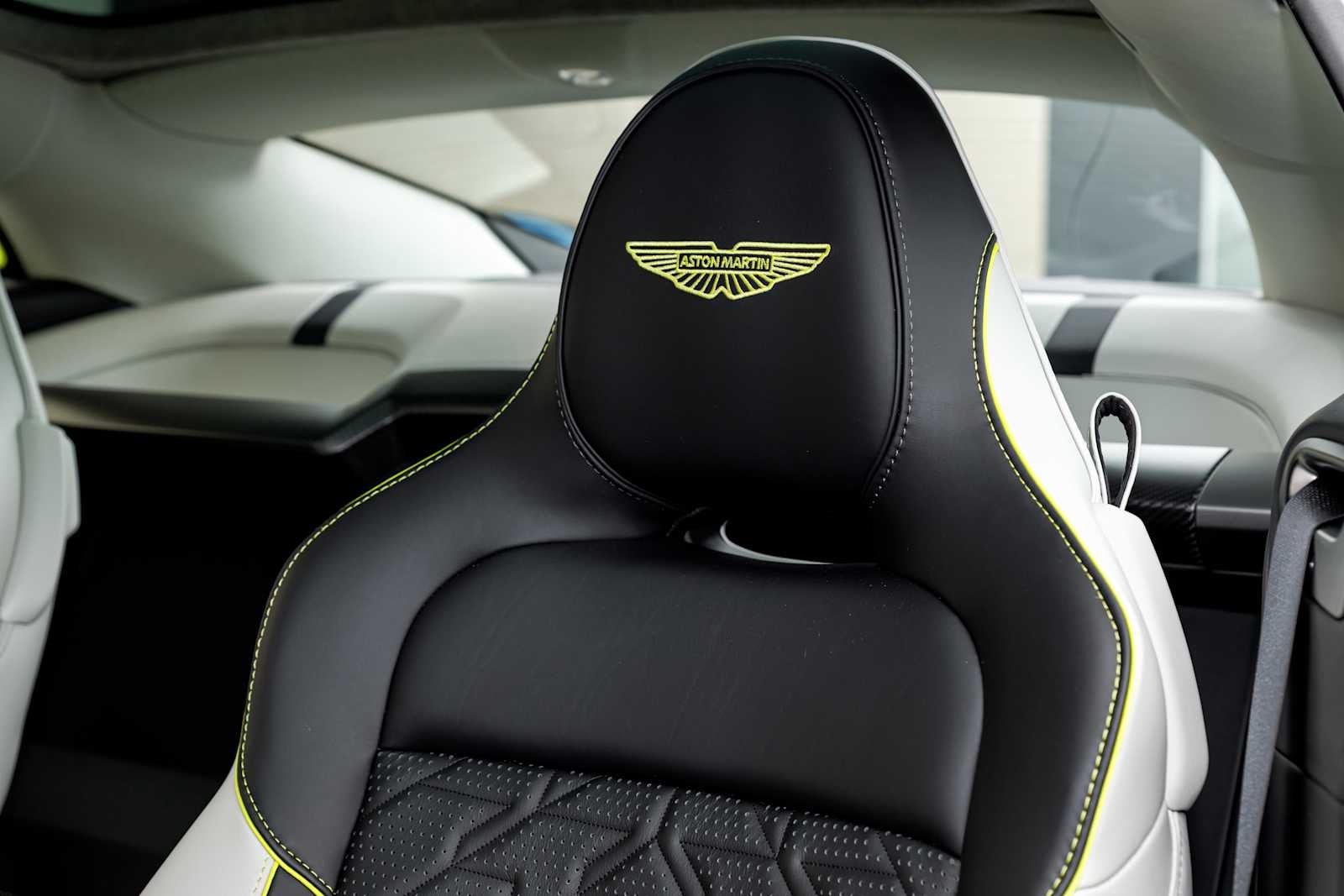 2025 Aston Martin Vanquish Base