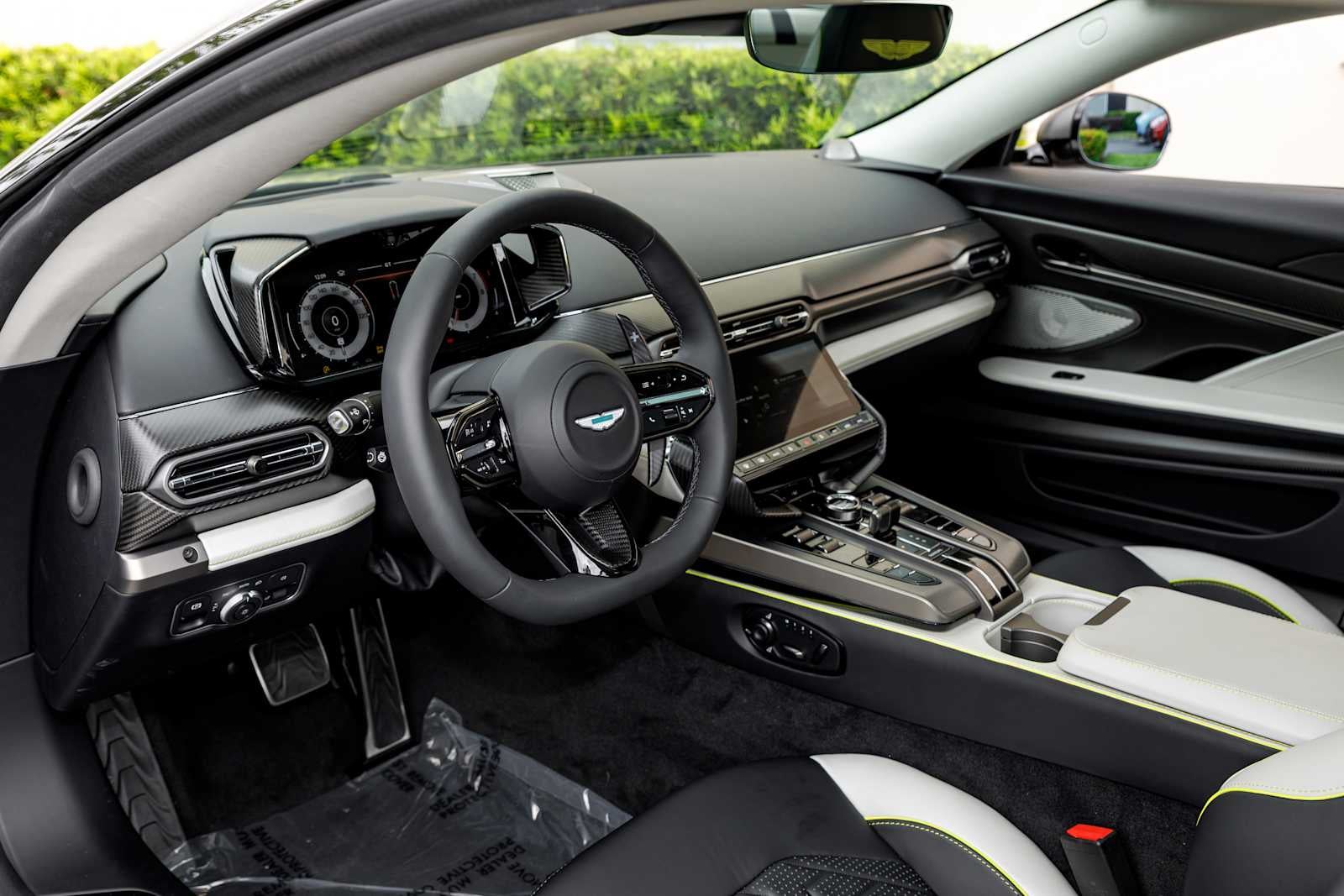 2025 Aston Martin Vanquish Base