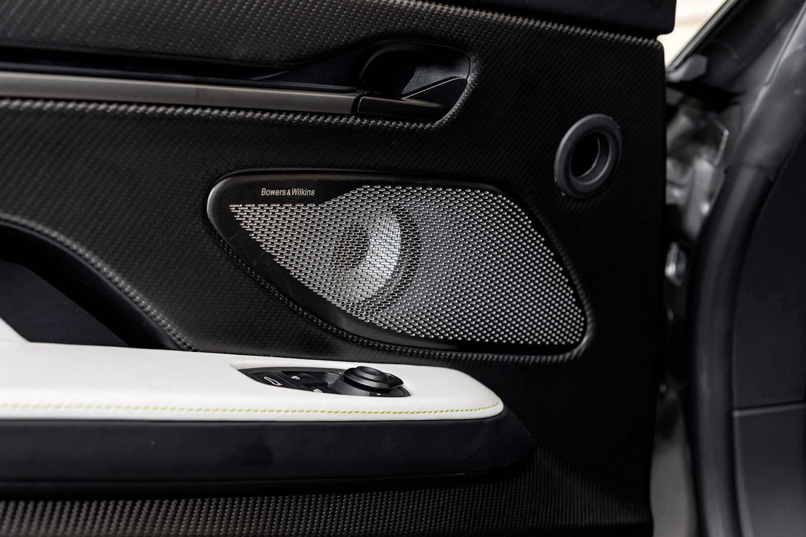 2025 Aston Martin Vanquish Base