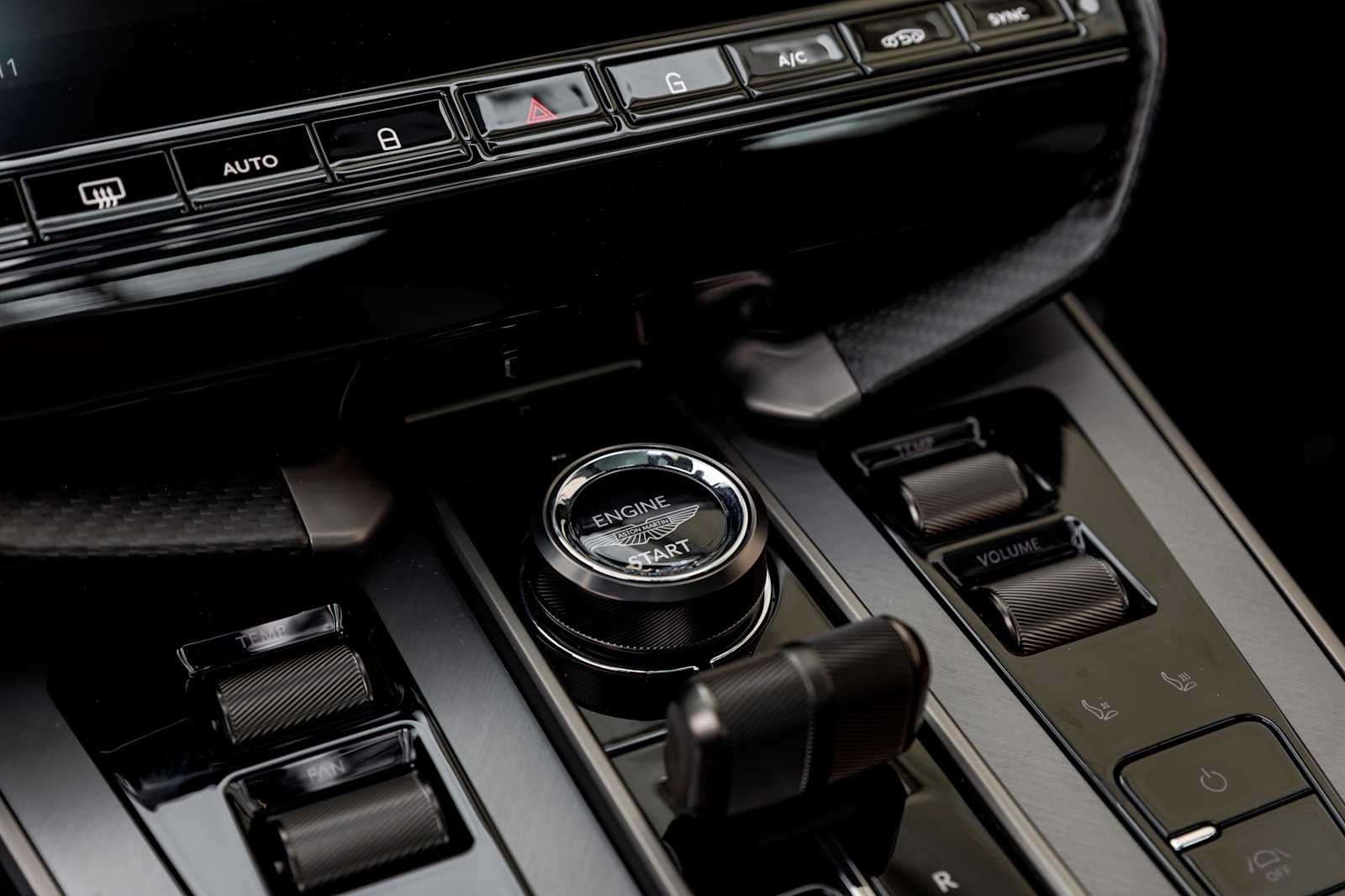 2025 Aston Martin Vanquish Base