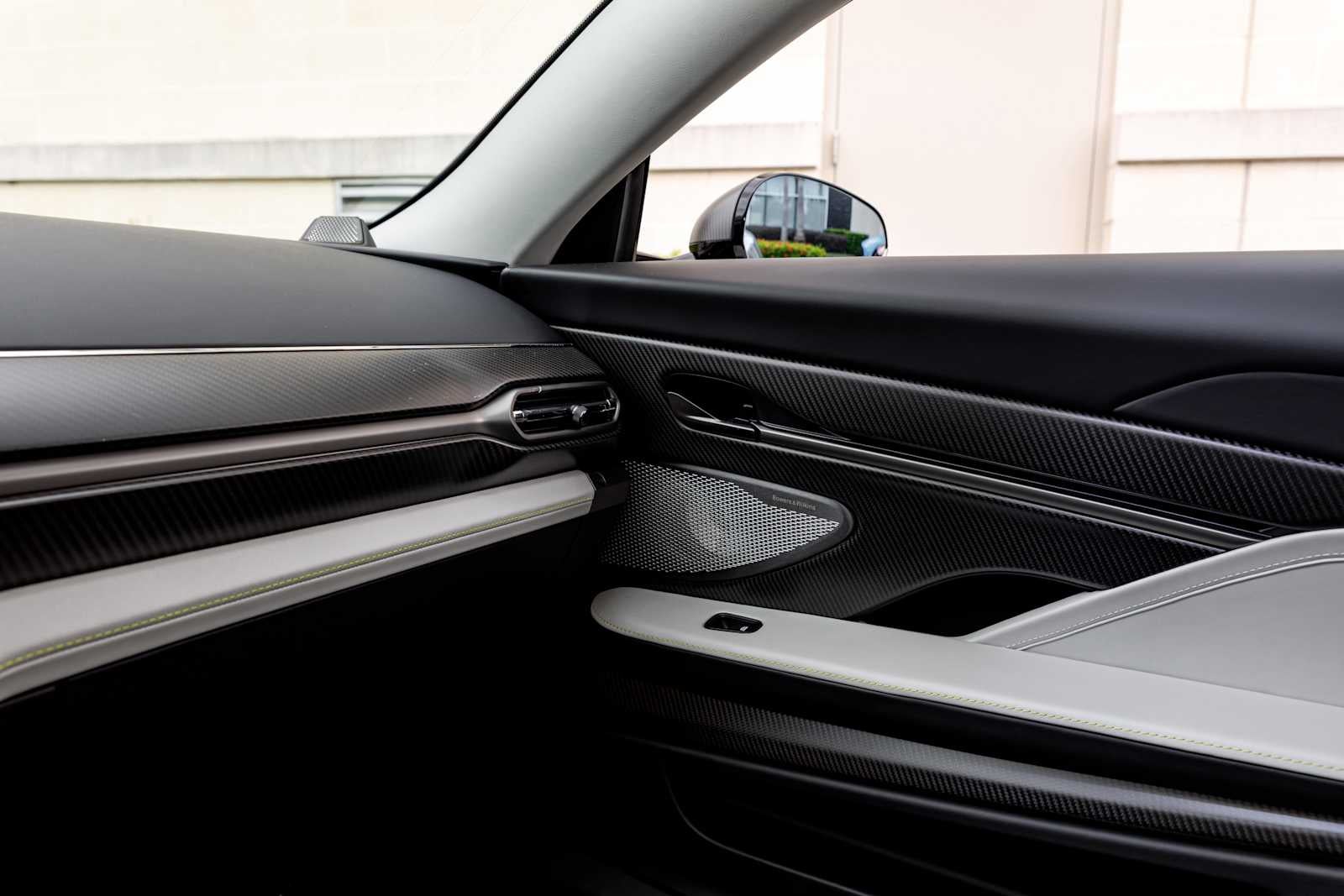 2025 Aston Martin Vanquish Base