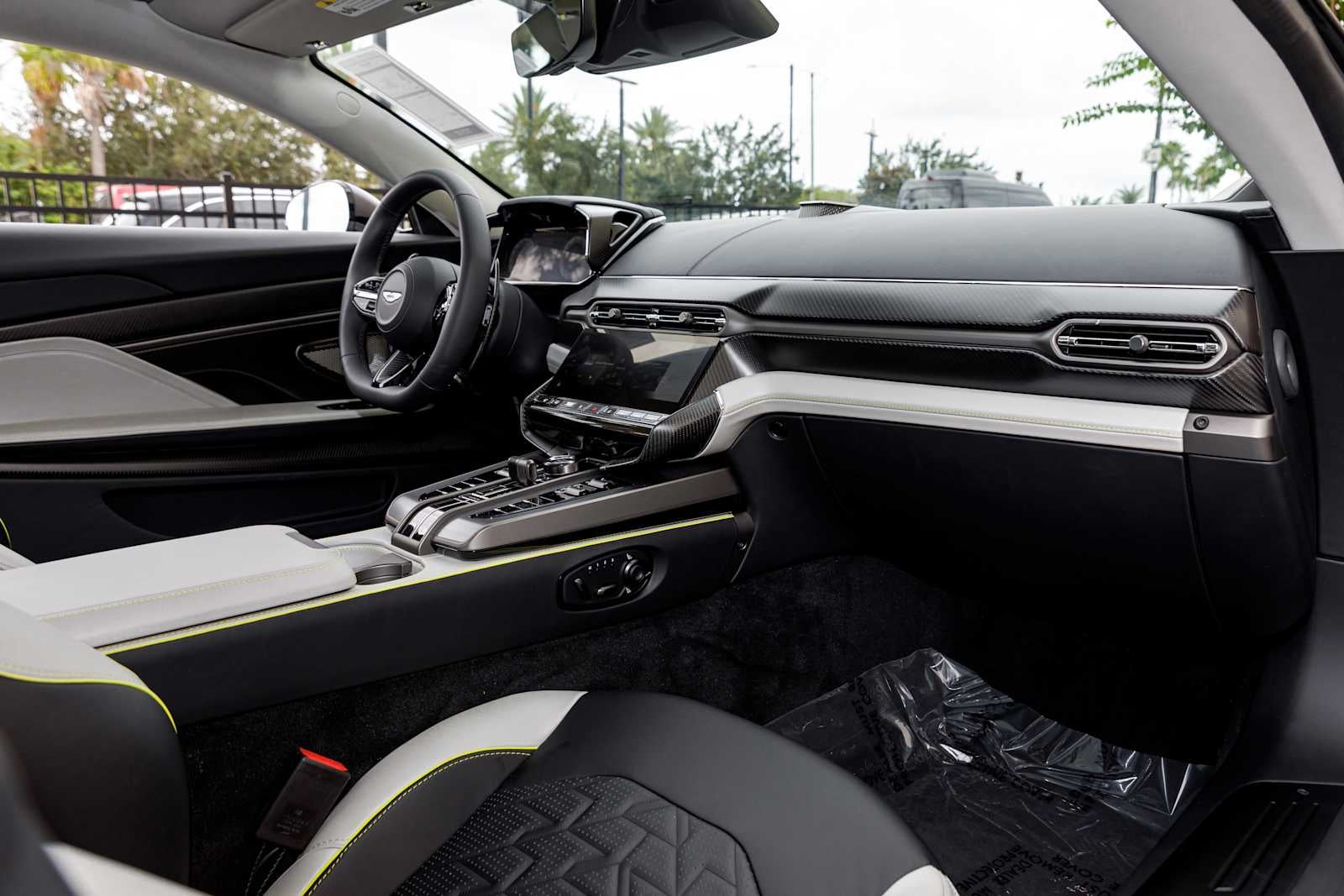 2025 Aston Martin Vanquish Base