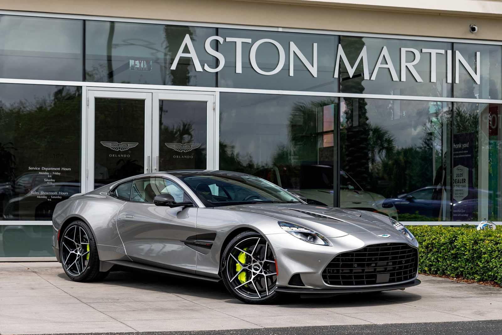 2025 Aston Martin Vanquish Base