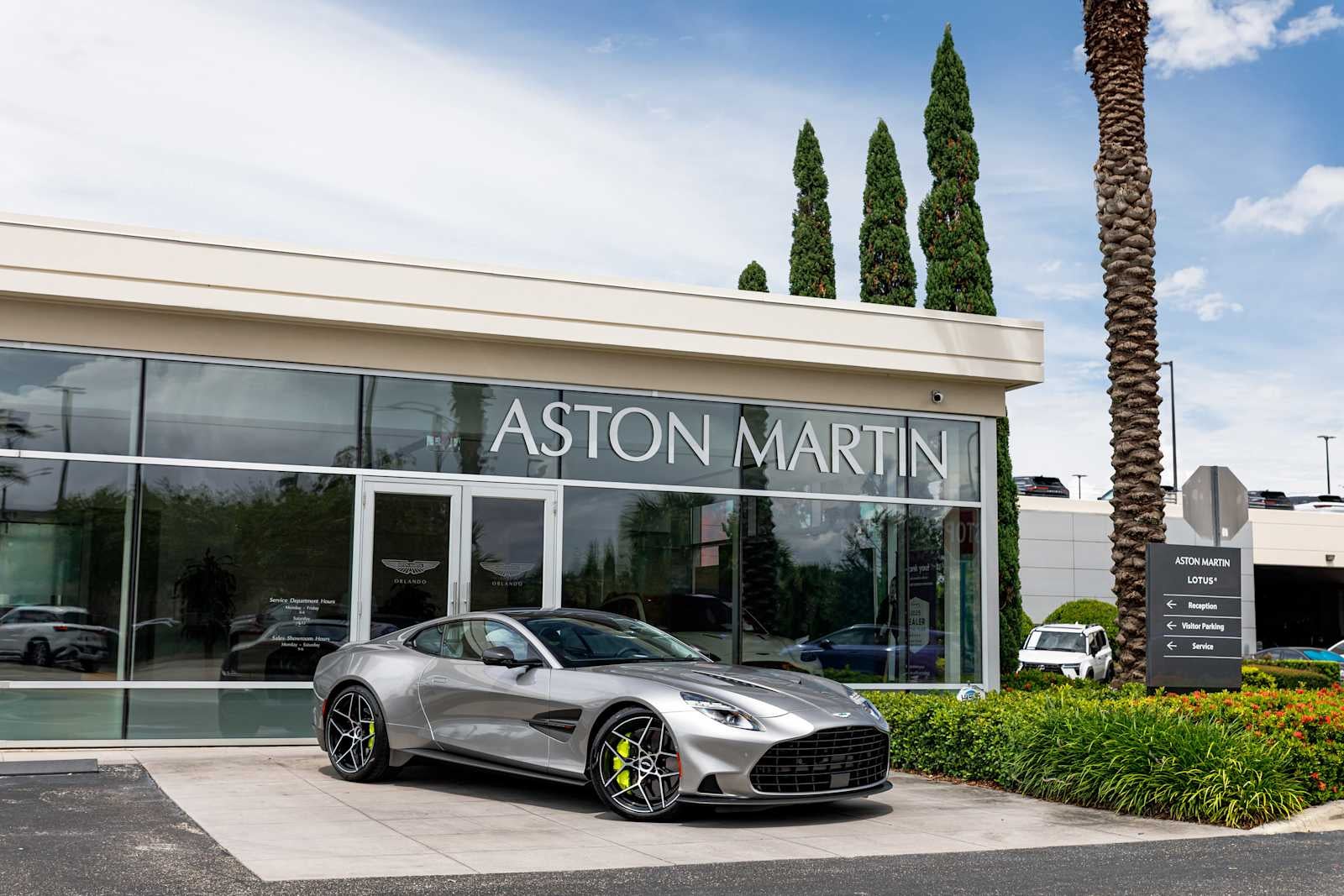 2025 Aston Martin Vanquish Base