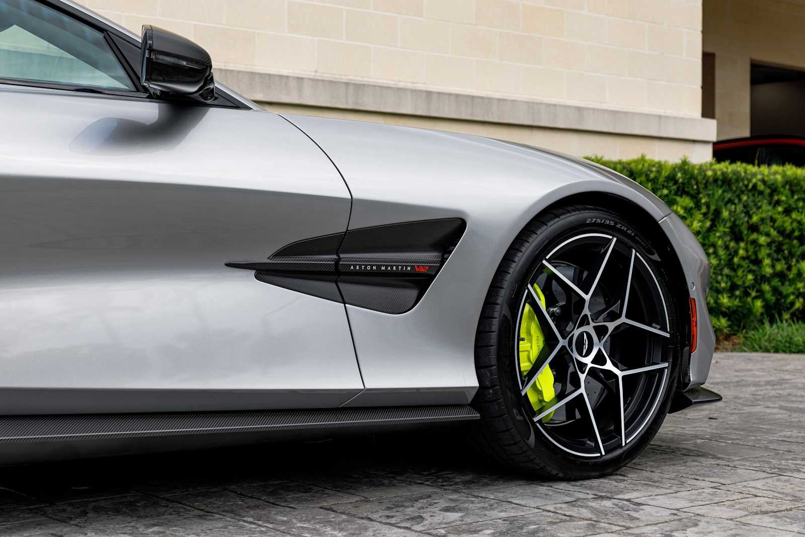 2025 Aston Martin Vanquish Base