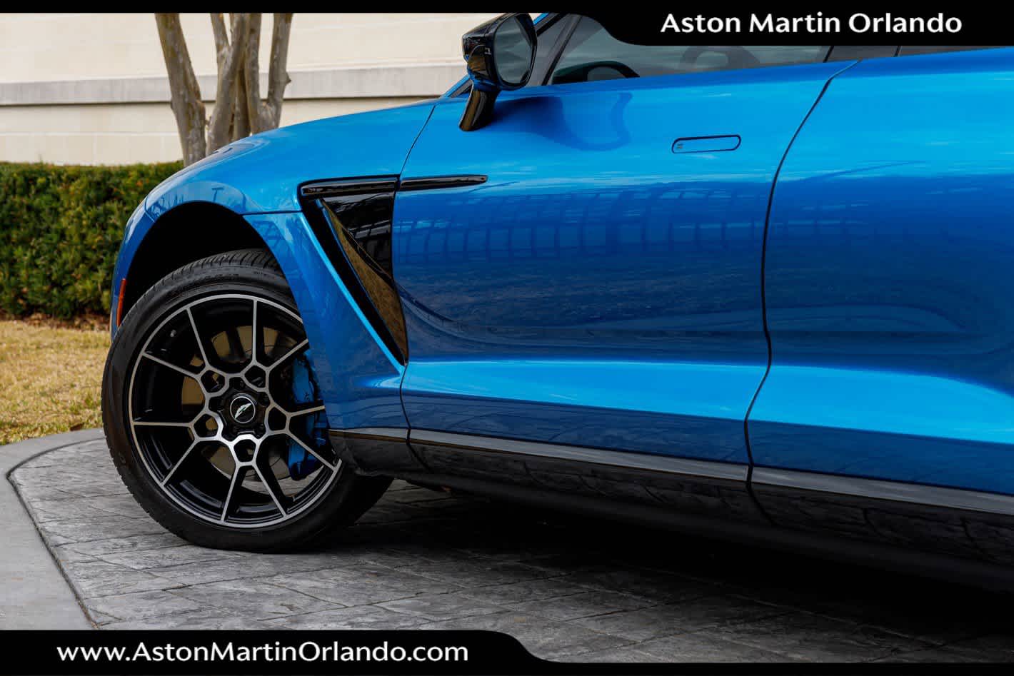 2021 Aston Martin DBX Base