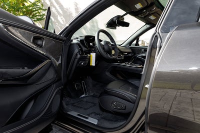 2026 Aston Martin DBX 707