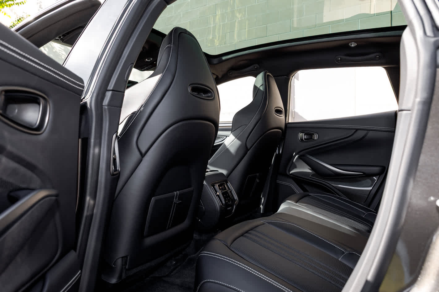 2026 Aston Martin DBX 707