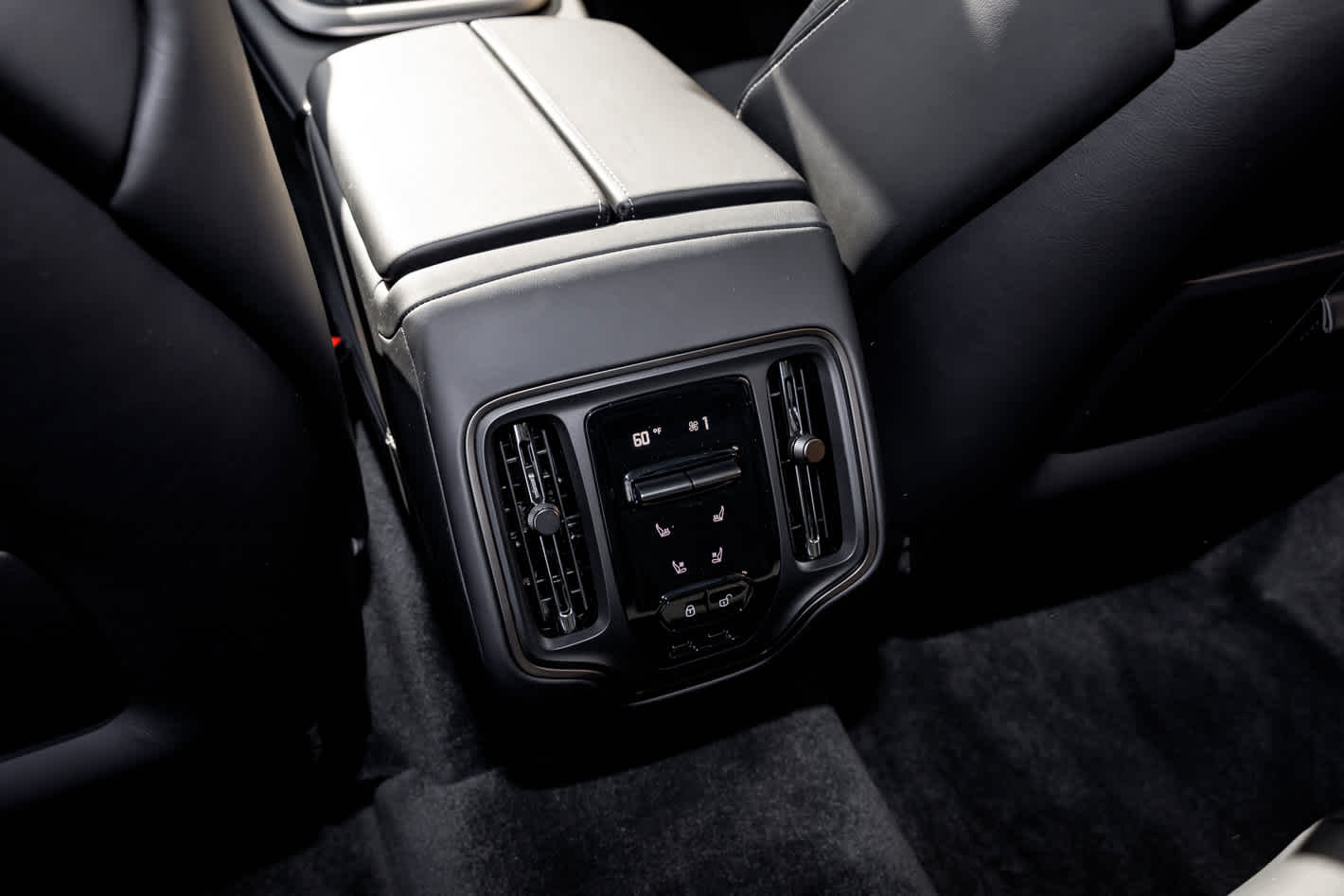 2026 Aston Martin DBX 707