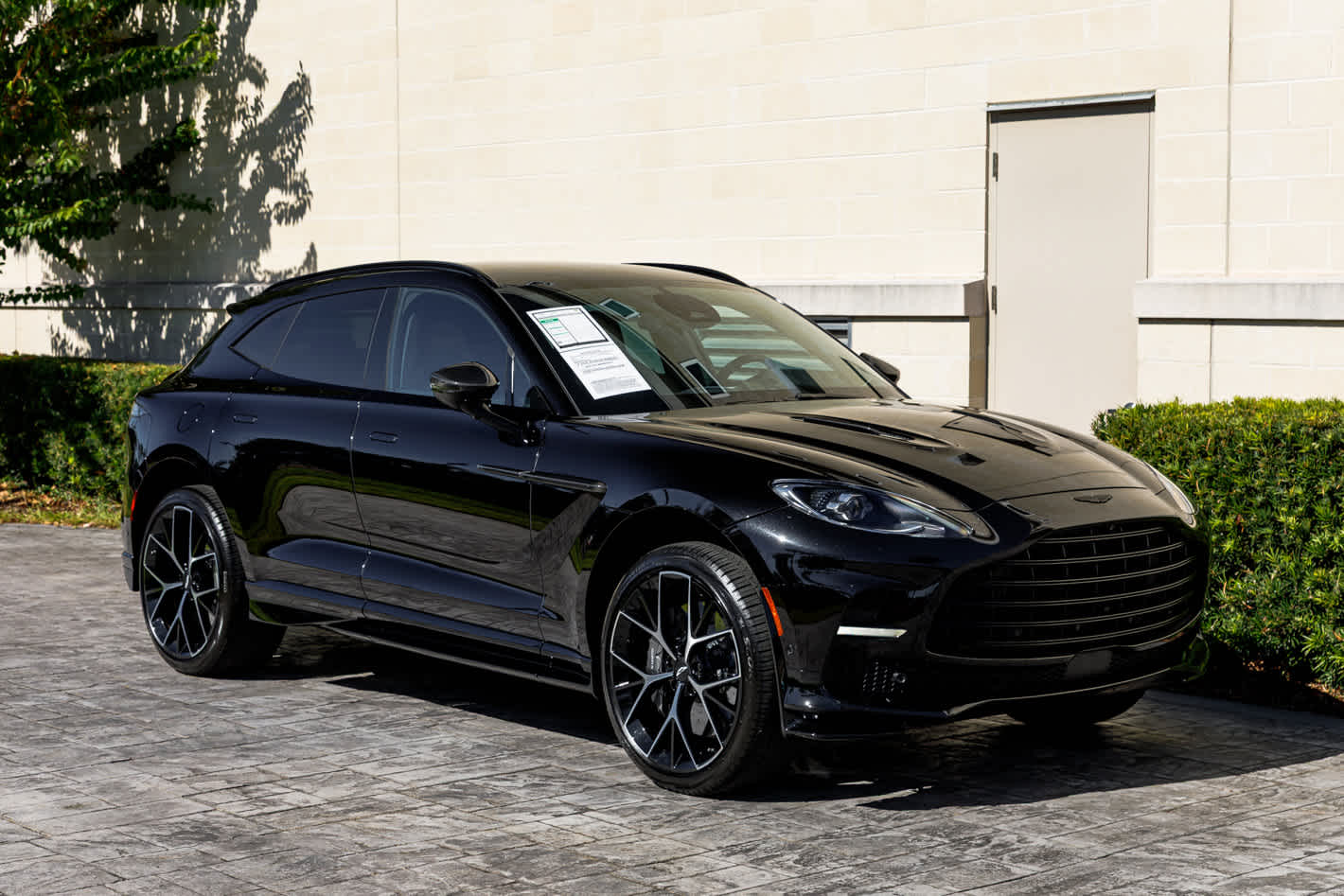 2025 Aston Martin DBX 707