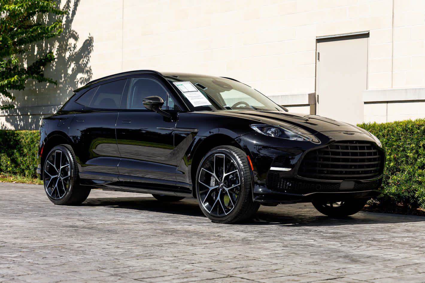 2025 Aston Martin DBX 707