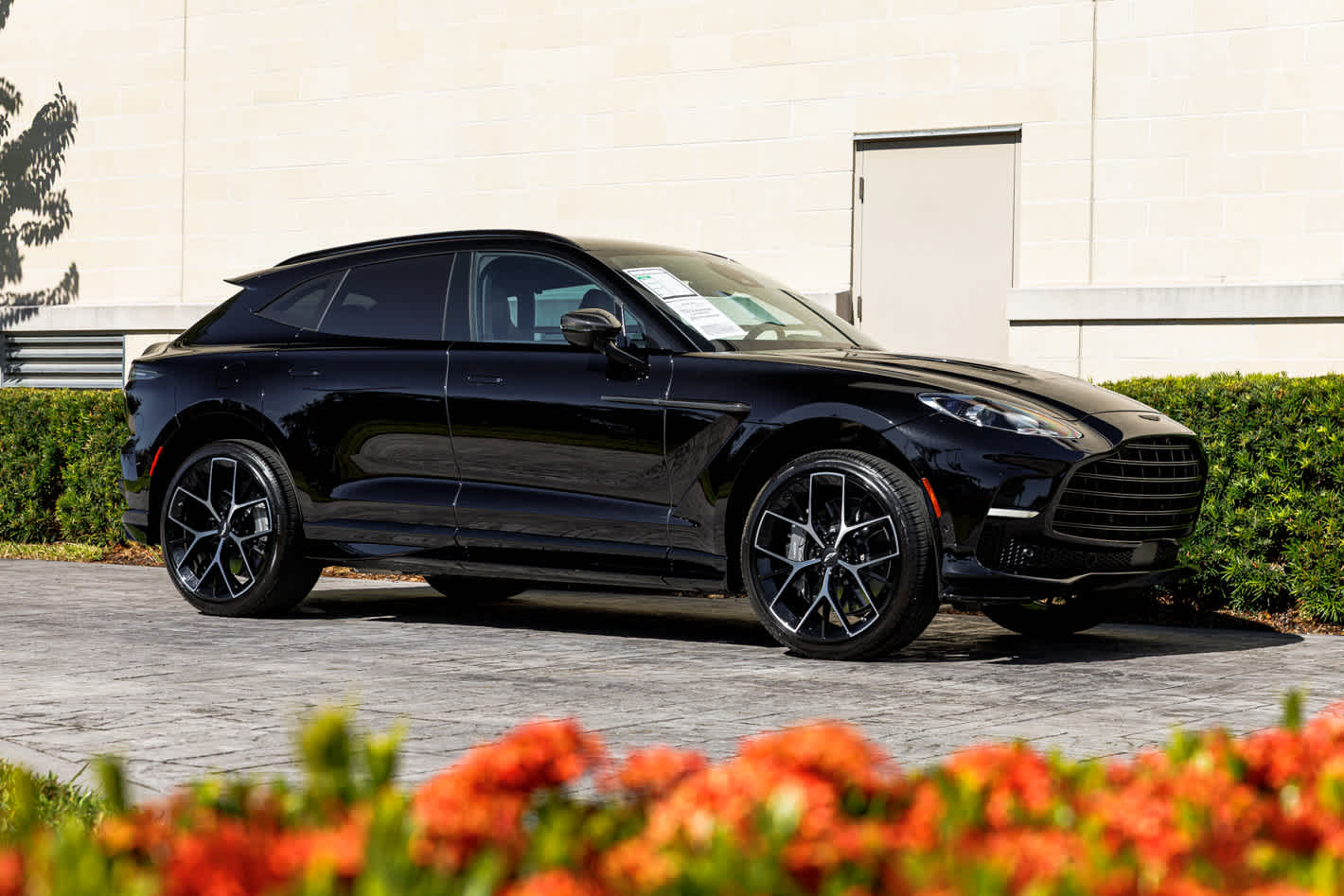 2025 Aston Martin DBX 707