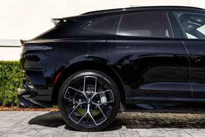 2025 Aston Martin DBX 707